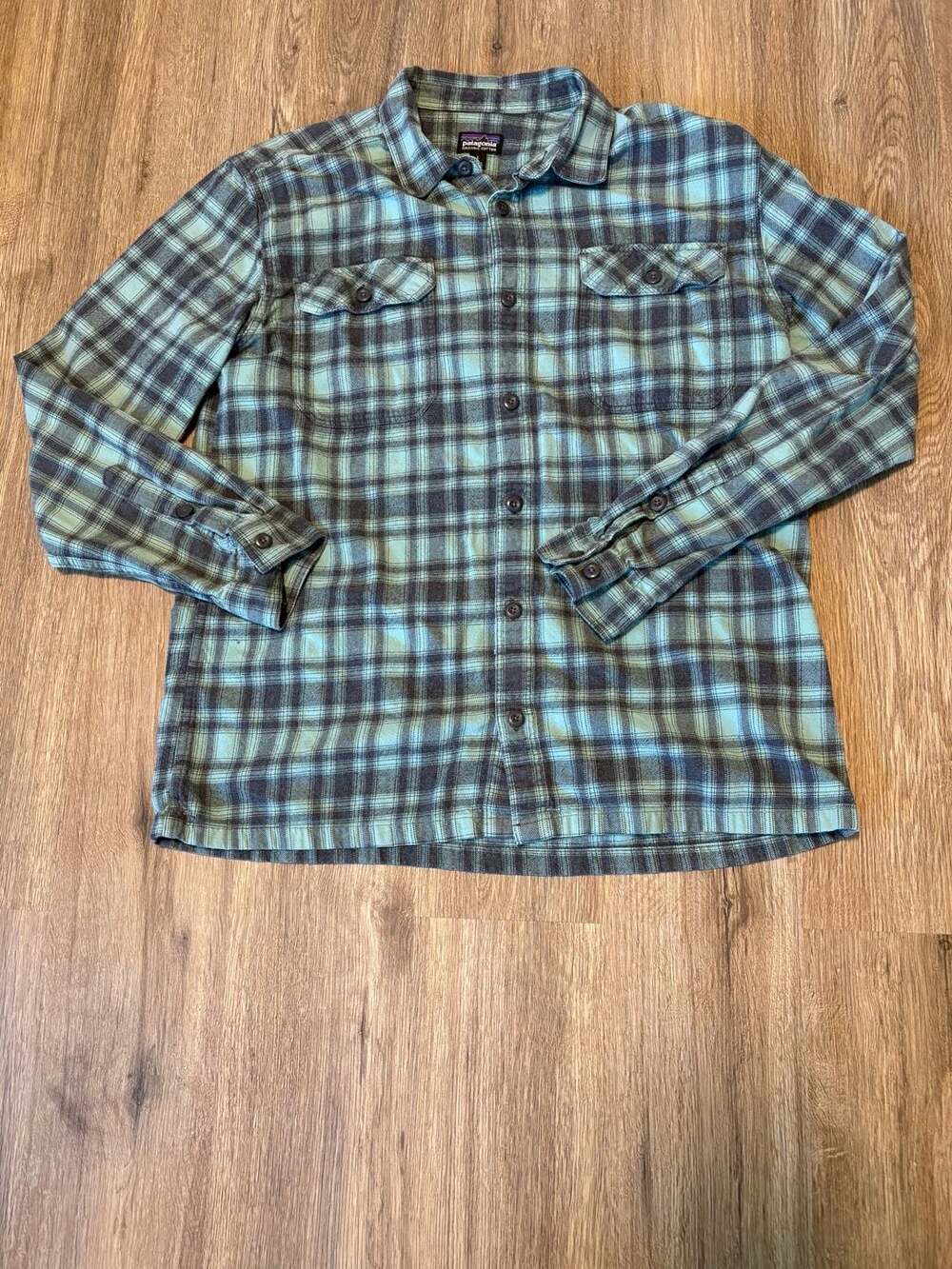 Patagonia Fjord Flannel Shirt Men’s Size L Teal Black Plaid Organic Cotton